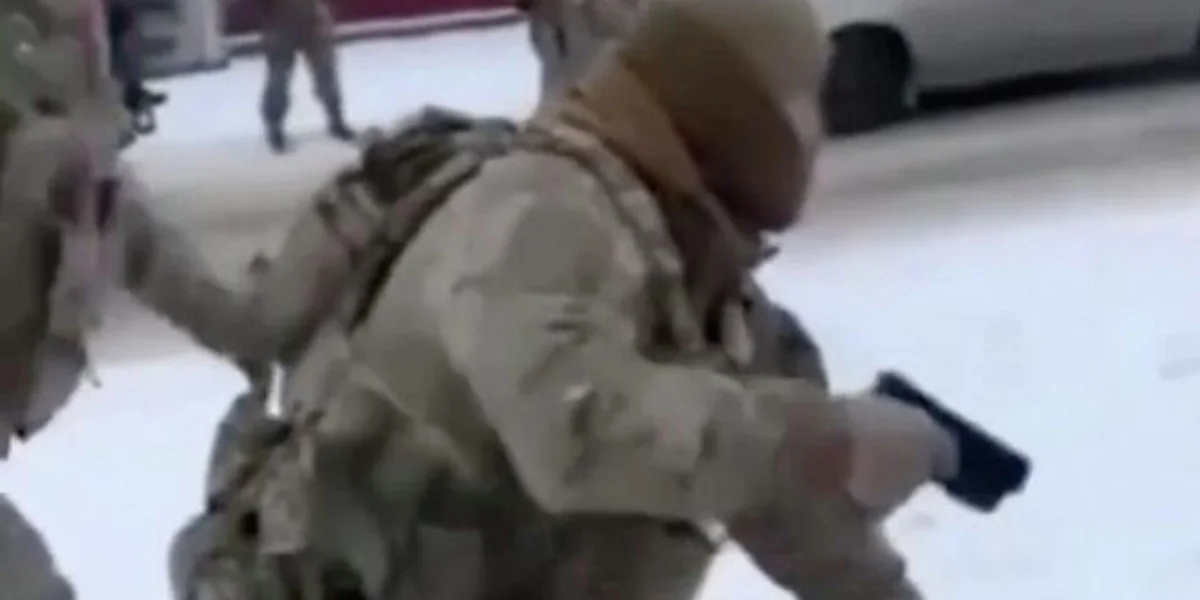 «Людоловы страх потеряли»: В селе Мамалыга ТЦК открыл стрельбу по толпе и избивал женщин, защищавших своих мужчин «Людоловы страх потеряли»: В селе Мамалыга ТЦК открыл стрельбу по толпе и избивал женщин, защищавших своих мужчин