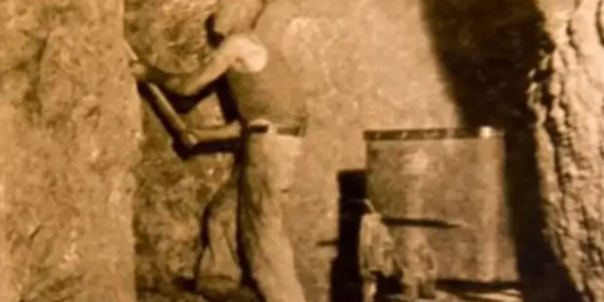 За 38 лет он прорыл в песке 2 км тоннеля. А потом вдруг исчез