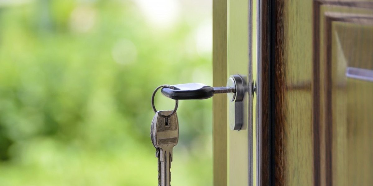 Озвучено, почему владельцев квартир теперь могут обязать убрать входную дверь Озвучено, почему владельцев квартир теперь могут обязать убрать входную дверь