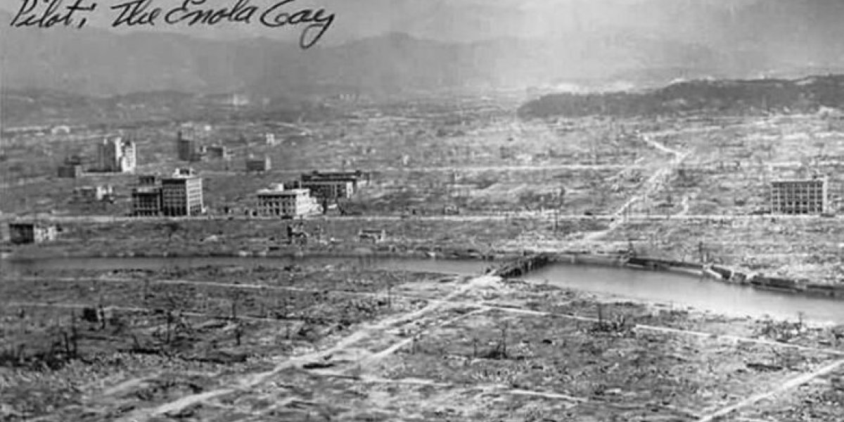 &laquo;Боже, что мы наделали!&raquo;: дневник пилота, сбросившего ядерную бомбу на Хиросиму, выставили на аукцион (ФОТО)