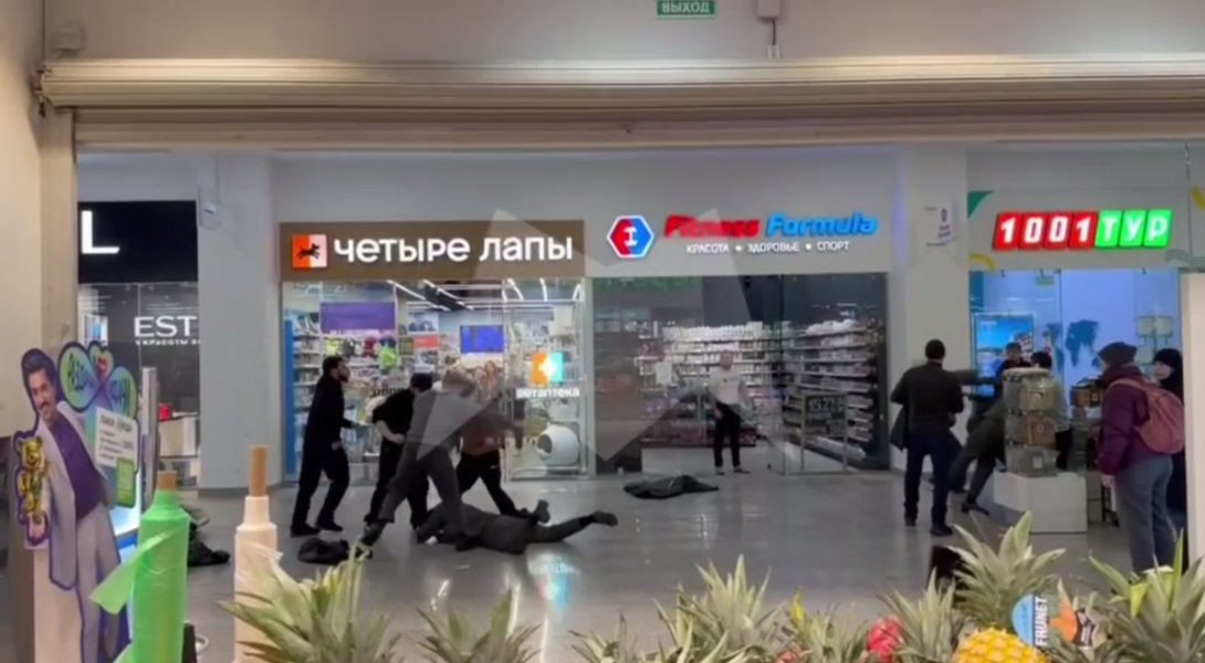 Приезжие открыто бросили вызов властям. Группировки собираются по первому свистку