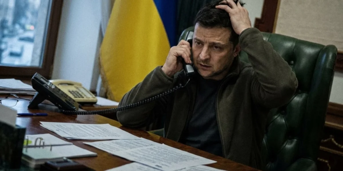 «Плевок в лицо погибшим»: Украинцы требуют правды - побег "кошелька" Зеленского за границу вскрыл схему тотального разграбления страны «Плевок в лицо погибшим»: Украинцы требуют правды - побег "кошелька" Зеленского за границу вскрыл схему тотального разграбления страны