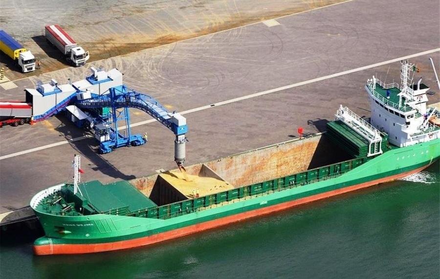 Зерно возить не на чем: за 30 лет умудрились разрушить отечественное судостроение. Импортозамещение не получается