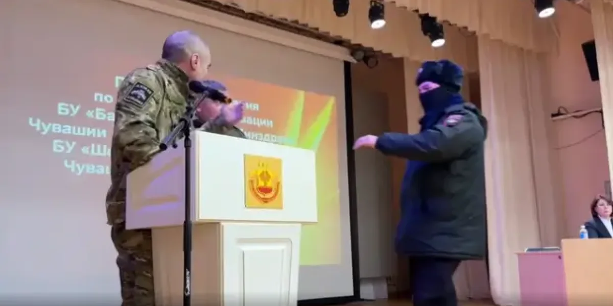 Люди выходят на трассу с обращением к Путину. А ветерана СВО, инвалида, власть с  этим погнала с трибуны