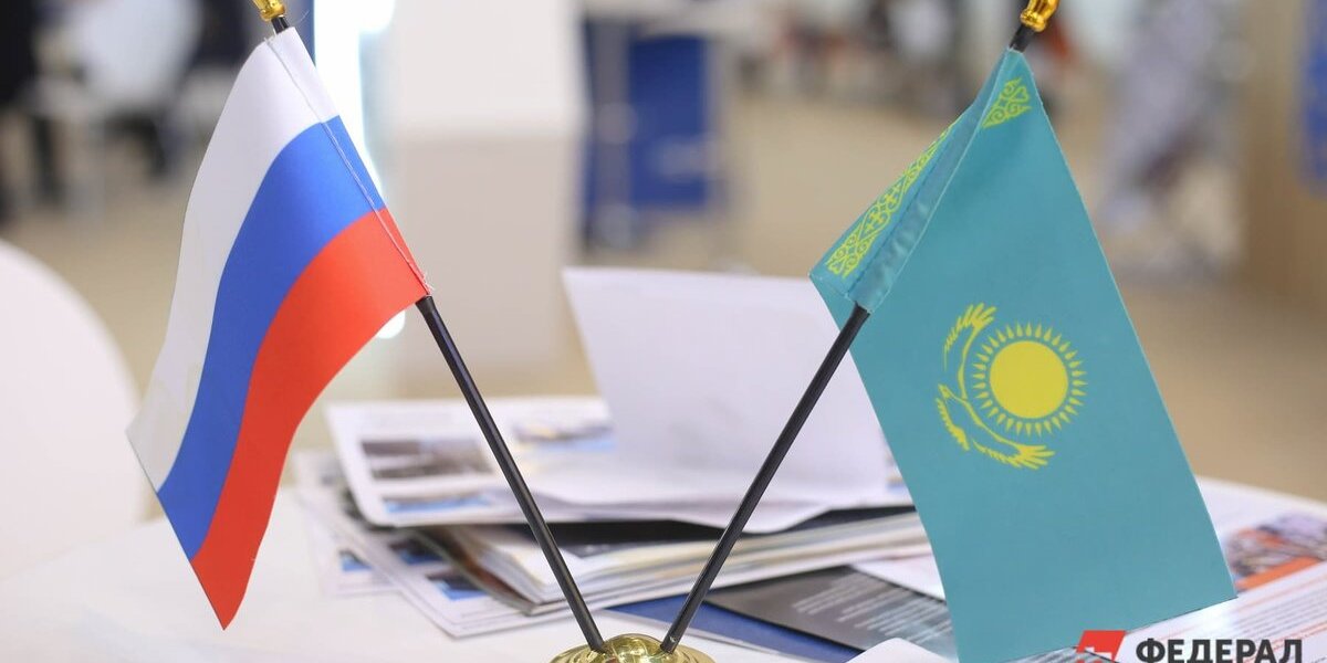 Сигналы Европе: политолог заявил, что конституционная реформа может отдалить Казахстан от Москвы