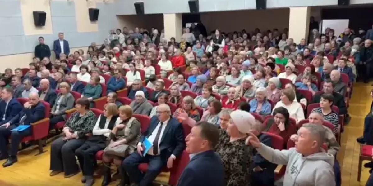 Люди выходят на трассу с обращением к Путину. А ветерана СВО, инвалида, власть с  этим погнала с трибуны