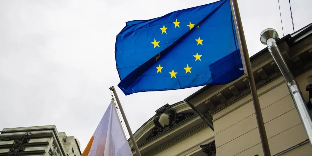 Судзуки: Европе следует прекратить поддерживать Зеленского и подумать о мире