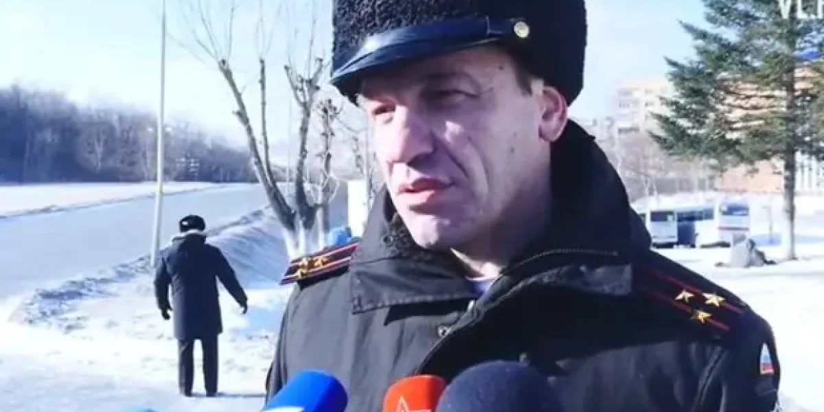 Снятый с должности генерал Ахмедов не уходит. Чтобы спастись, всем командиром разослали "интересный" опрос