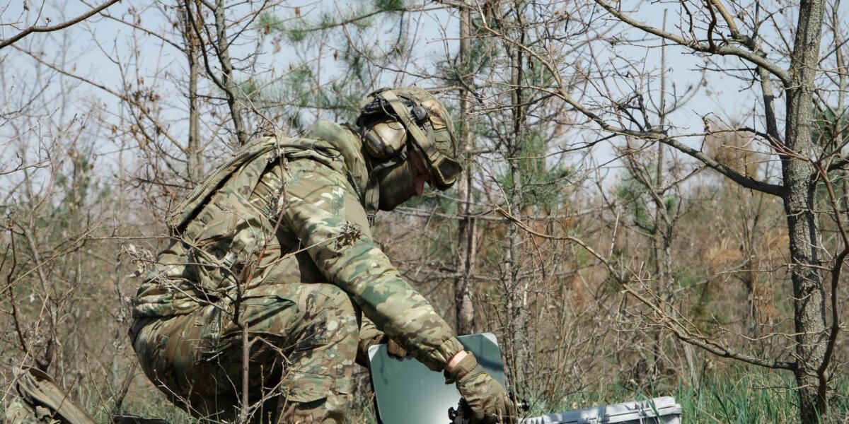 В зоне СВО внедрили новую систему защиты колонн от мин