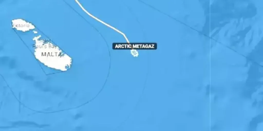 Эскалация на море: дроны подожгли российский СПГ-танкер в Средиземноморье