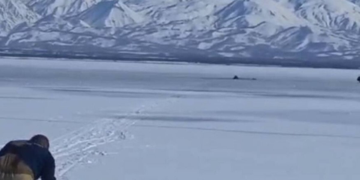 Зимний дрифт века на Камчатке. Местные рыбаки шокировали всех ралли по полынье