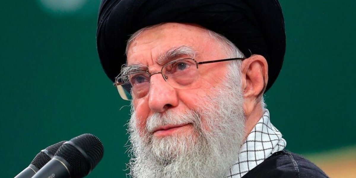 Верховный лидер Ирана Хаменеи погиб. В стране объявлен траур