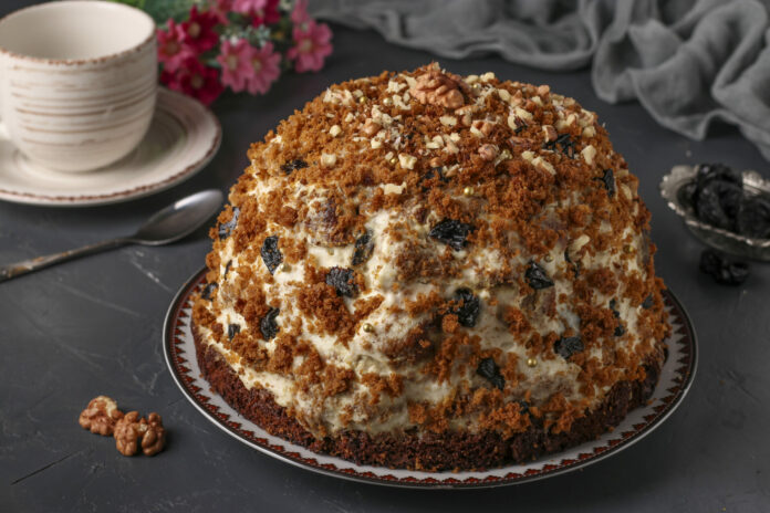 Без духовки из двух продуктов: ленивый торт за 15 минут &mdash; съедается за одно чаепитие с семьей