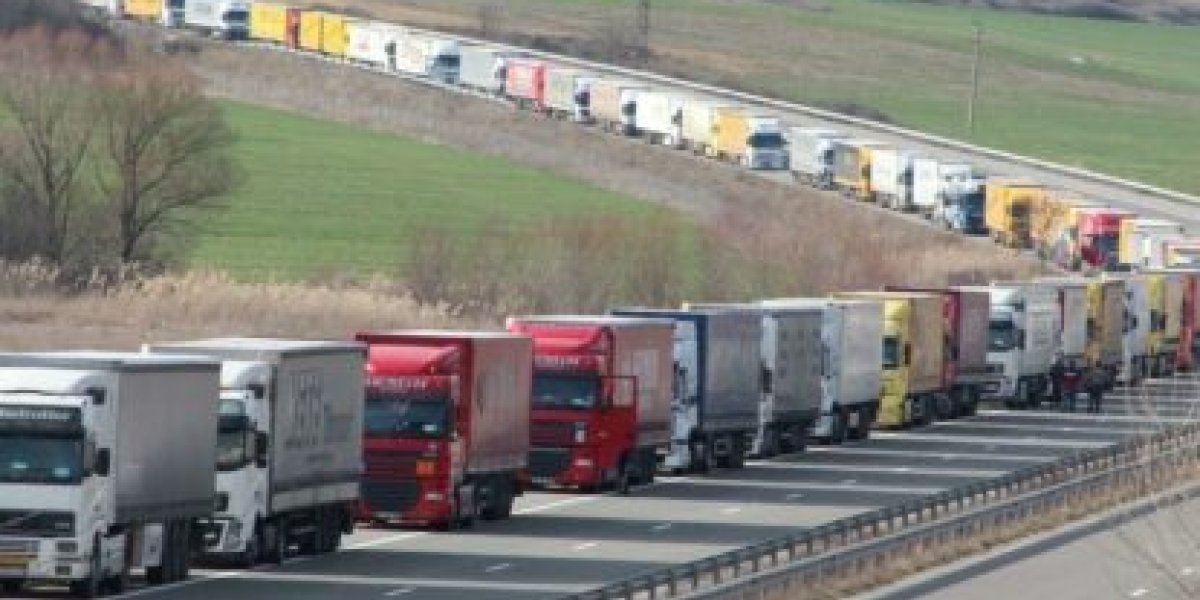 Почему Прибалтика все еще кормится торговлей с Россией