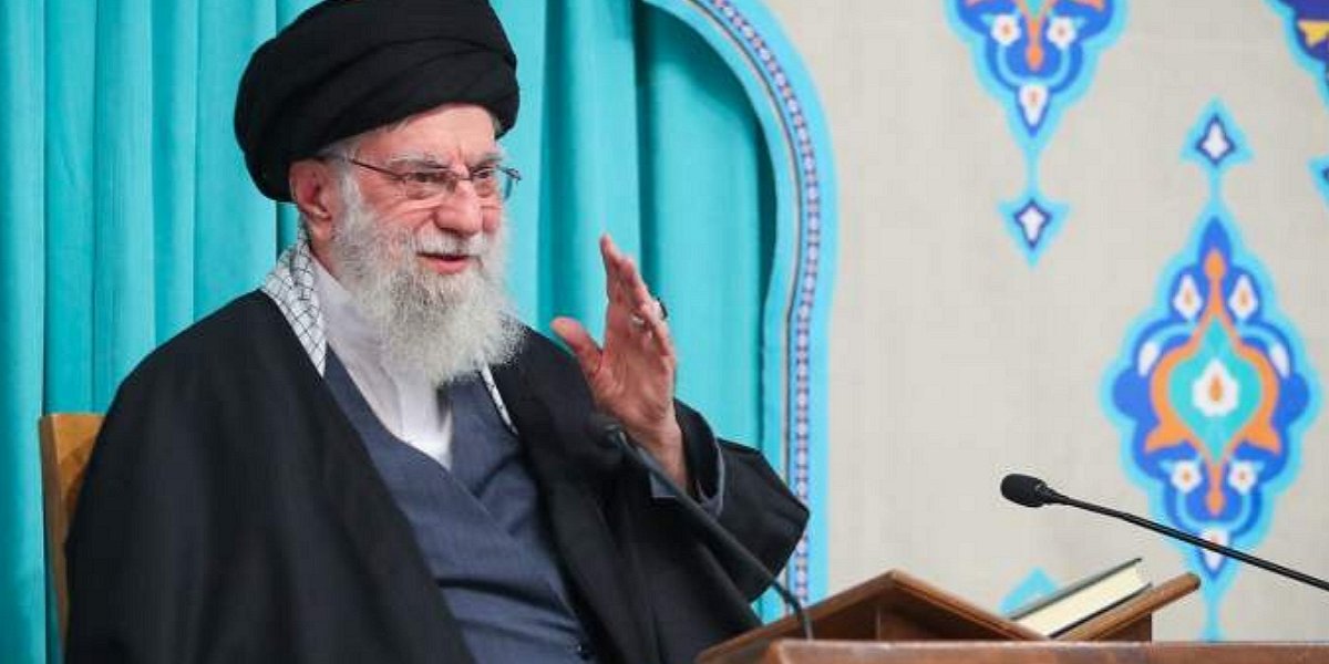 Гостелевидение Ирана подтвердило гибель верховного лидера Али Хаменеи. Убиты также четыре члена его семьи (ФОТО, ВИДЕО) Гостелевидение Ирана подтвердило гибель верховного лидера Али Хаменеи. Убиты также четыре члена его семьи (ФОТО, ВИДЕО)