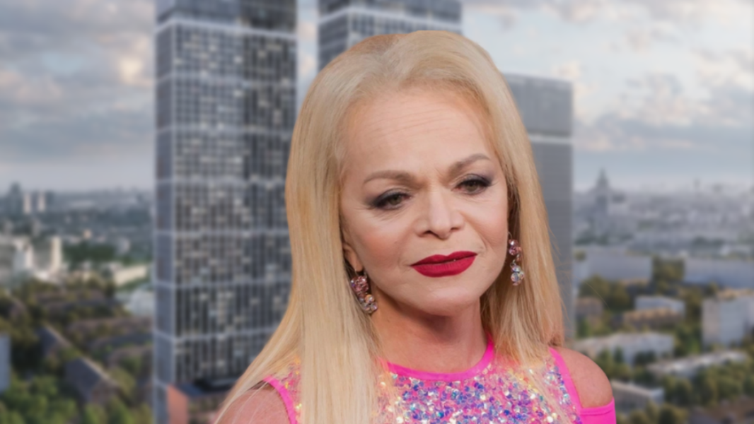 Лариса Долина опять в шоколаде — ей подарили квартиру Лариса Долина опять в шоколаде — ей подарили квартиру