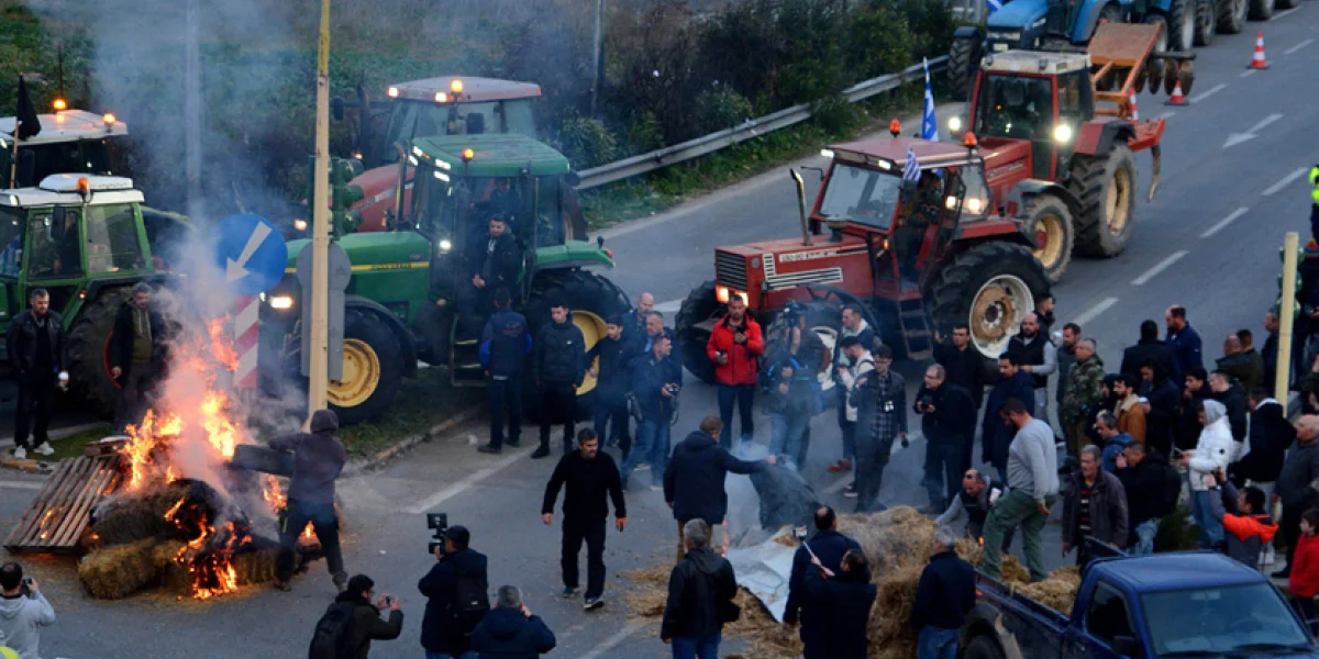 Фермеры Европы в ярости: Евросоюз заменил российское зерно на украинское и жестко поплатился за это — Брюссель снова выстрелил себе в ногу