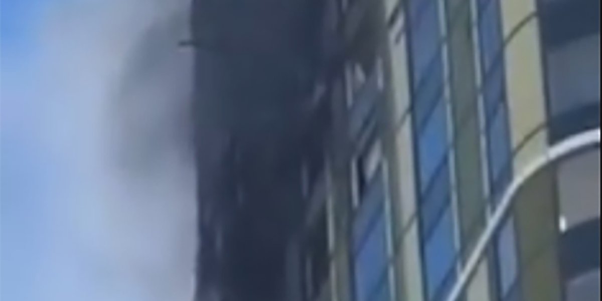 Екатеринбург под ударом БПЛА: дрон ВСУ попал в жилой дом, есть пострадавшие (ВИДЕО)