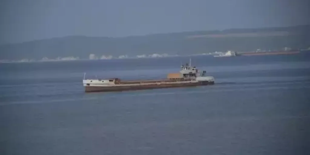 Гибель трёх российских моряков в Азовском море, взрывчатка у «Турецкого потока» и пожар в калининградском «Гианте»: что происходит