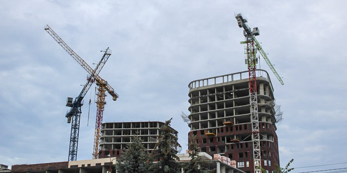 &laquo;Рекорды VS качество&raquo;: эксперт УПН объяснил, надо ли строить больше жилья в Екатеринбурге