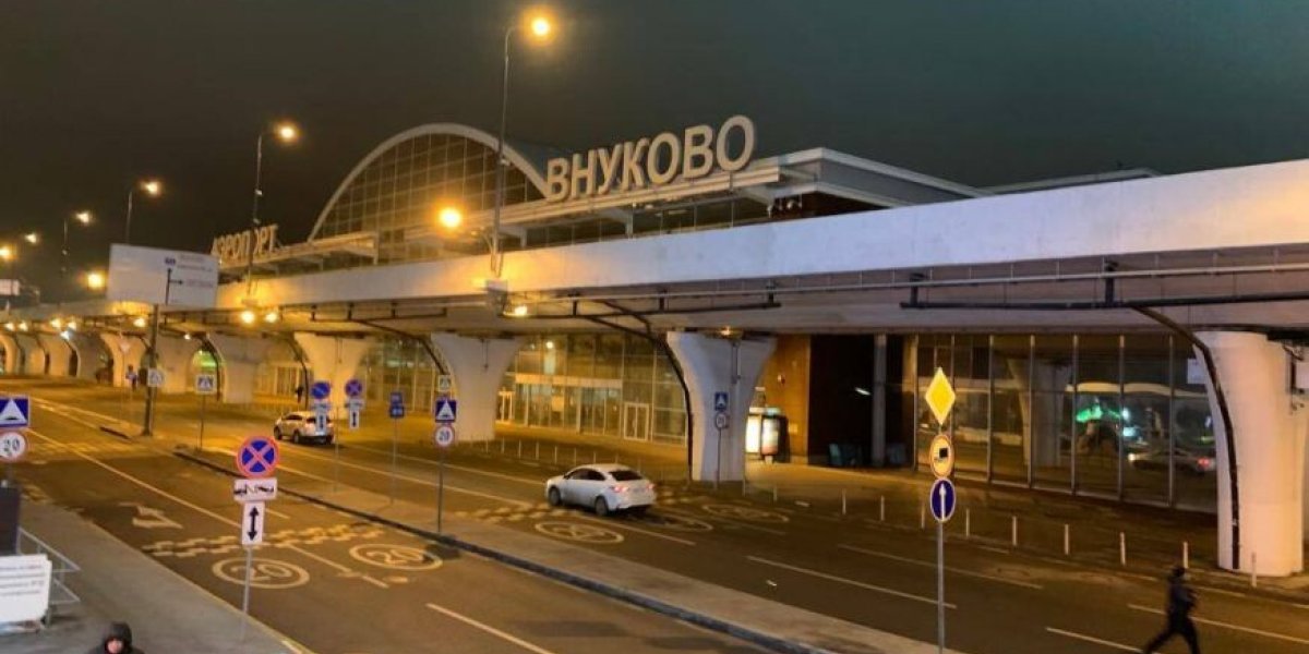 В небе &ndash; тревога: Внуково сокращает рейсы из-за дроновой угрозы