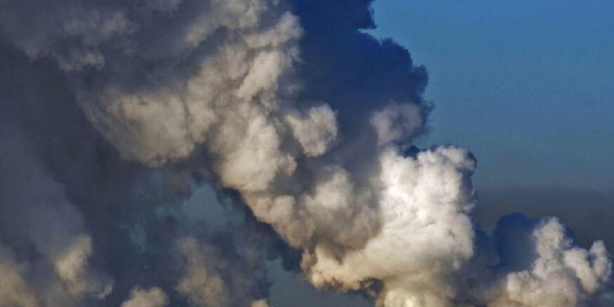 База США в Британии охвачена огнём. Там стоят бомбардировщики, задействованные в операциях на Ближнем Востоке