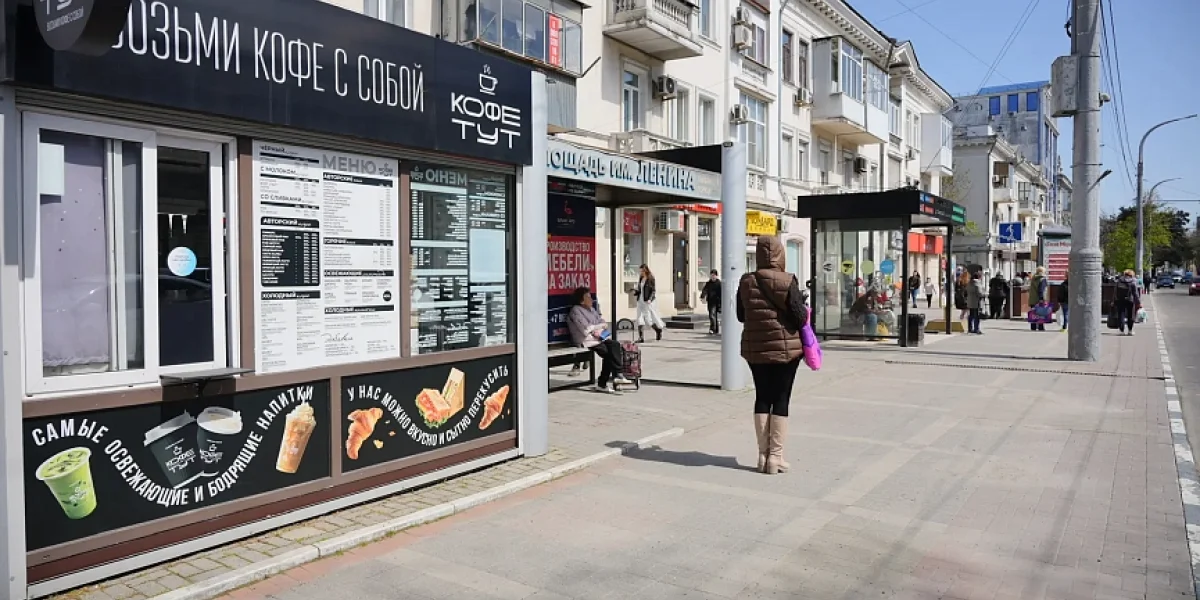 Обсуждение единого архитектурного стиля остановочных павильонов прошло на рабочем совещании в администрации Новороссийска