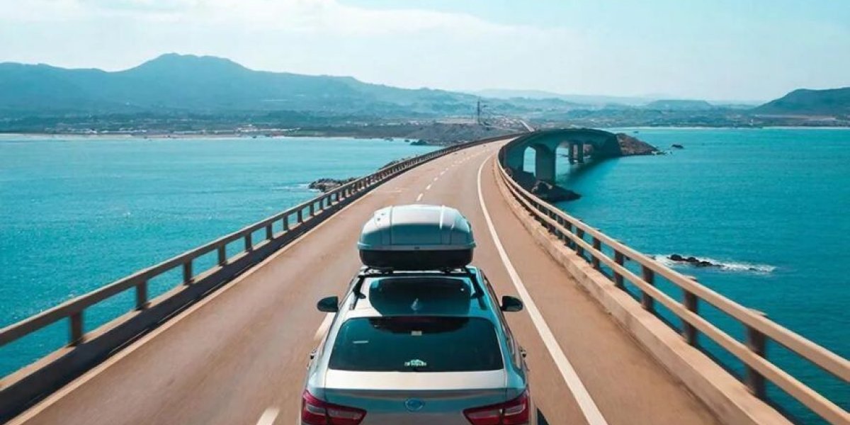 Стопроцентный досмотр на Крымском мосту: минивэны пустят, гибриды развернут