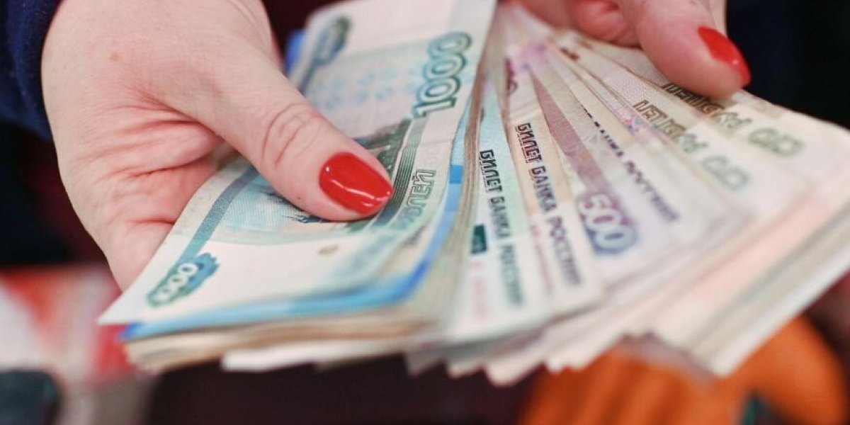 &laquo;Финансовая элита живёт лучше всех, а народ &mdash; в нищете. Паразитов пора лечить&raquo;: в Госдуме разнесли зарплату в 103 тысячи