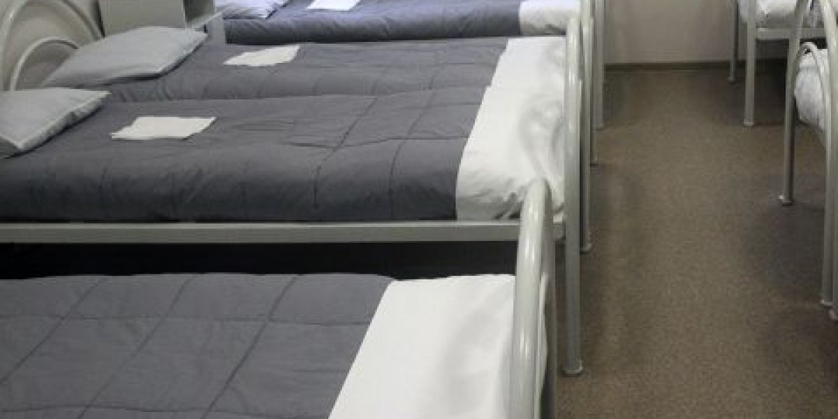 Агрессивного голого мужчину, устроившего погром во дворе дома в Приморье, отправили под арест