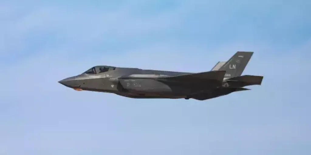 Иран сбил второй F-35 и захватил пилота: восемь сигналов заката американской гегемонии по версии Китая Иран сбил второй F-35 и захватил пилота: восемь сигналов заката американской гегемонии по версии Китая