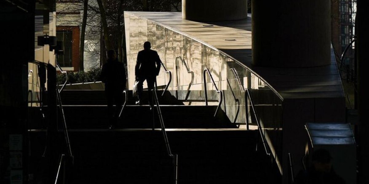 Кризис 90-х может повториться? Россия на пороге трудового коллапса: аналитик бьёт тревогу Кризис 90-х может повториться? Россия на пороге трудового коллапса: аналитик бьёт тревогу