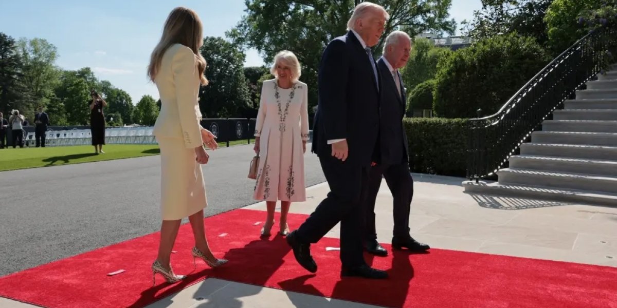 &laquo;Я сейчас говорю с Путиным&raquo;: чтец по губам раскрыл разговор Трампа и Карла III у Белого дома