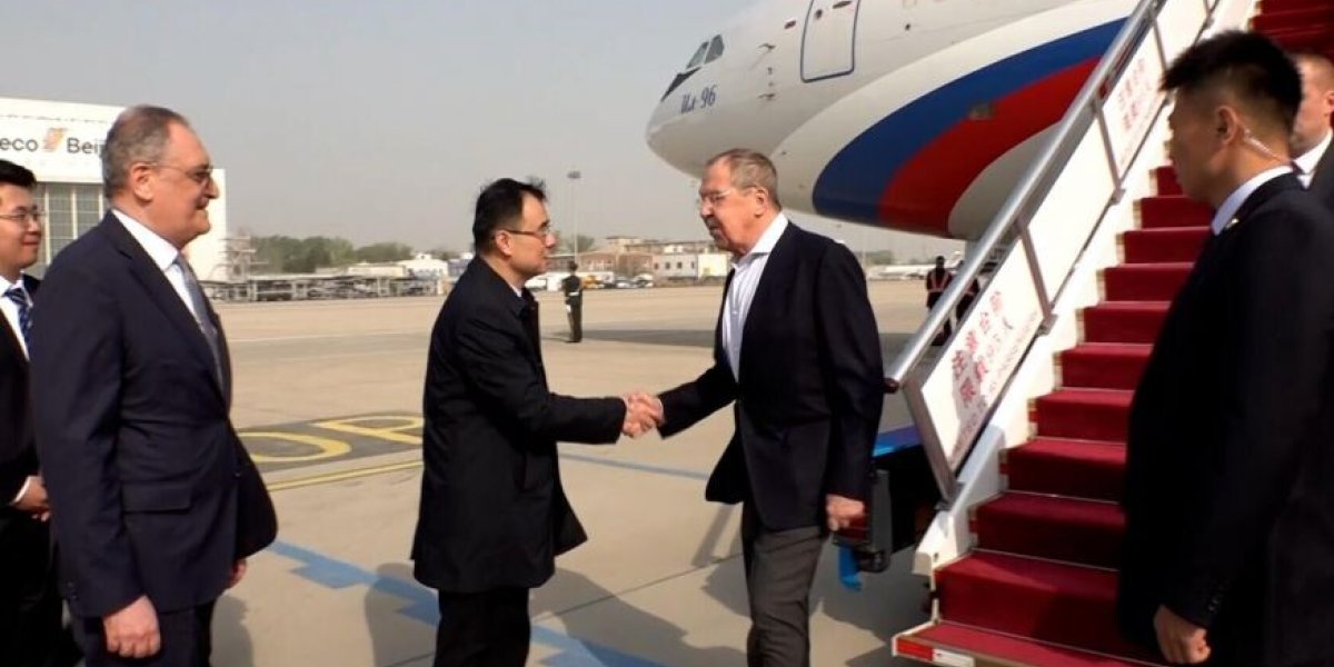 США объявили войну Китаю. Лавров прибыл в Пекин. Си в ярости. Европа бежит из НАТО, создаётся новый альянс