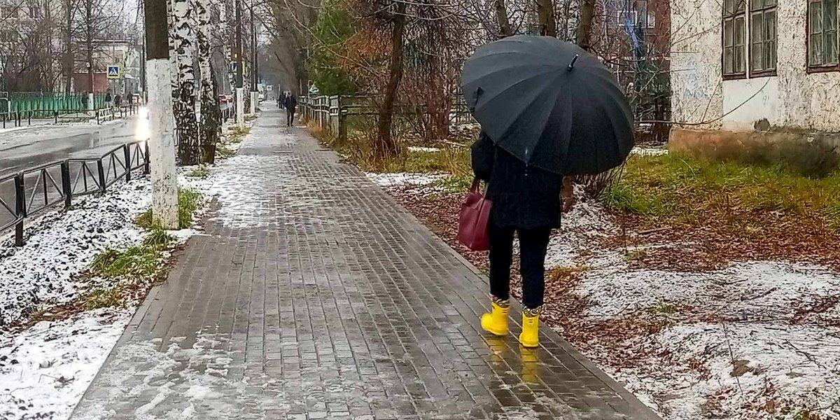 Синоптик Тишковец предупредил москвичей о ливнях и снеге