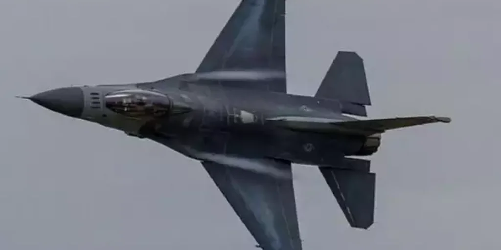 ВКС России перешли к «удушению тыла» ВСУ: F-16 и Mirage-2000 раскрыли все позиции, а украинская ПВО молчала весь удар ВКС России перешли к «удушению тыла» ВСУ: F-16 и Mirage-2000 раскрыли все позиции, а украинская ПВО молчала весь удар