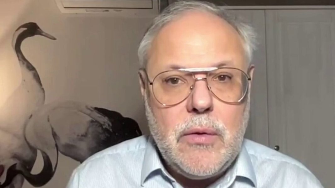 Михаил Хазин: Мир сошел с ума и быстро разрушается. Россия должна задать вектор дальнейшего развития Михаил Хазин: Мир сошел с ума и быстро разрушается. Россия должна задать вектор дальнейшего развития