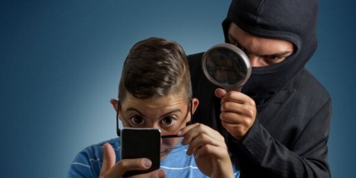 В Госдуме бьют тревогу: Минцифры хочет контролировать смартфоны россиян