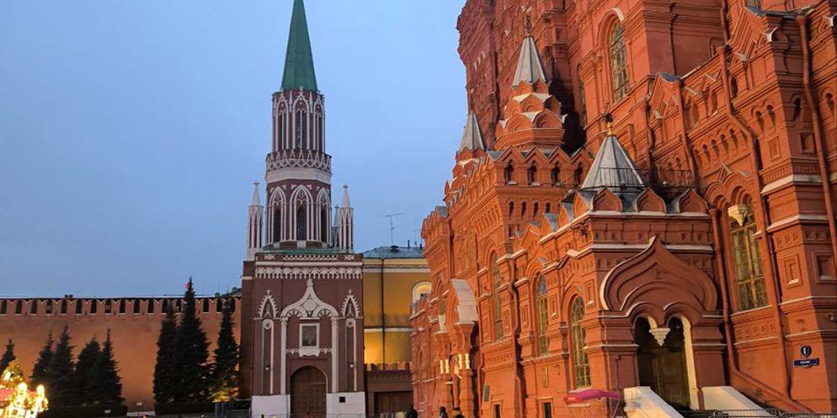 Отец Маска сравнил Вашингтон с гетто и высоко оценил Москву