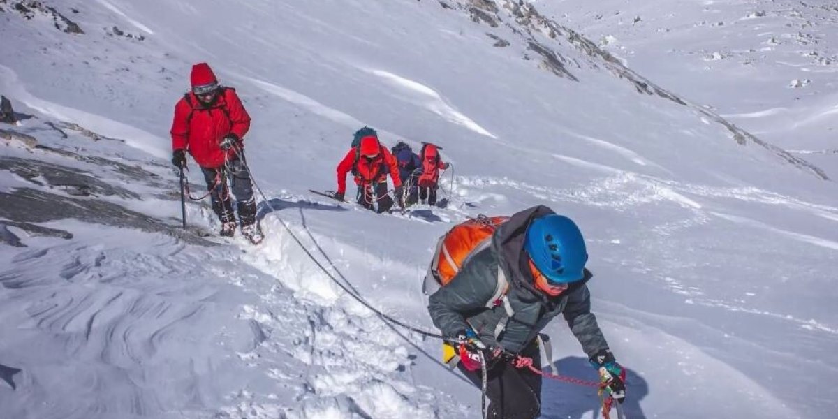 Ссадины на лицах погибших туристок... Трагедия в горах Бурятии: несчастный случай или преступление?