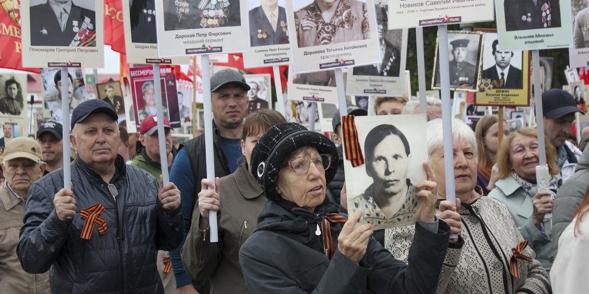 В Амстердаме неизвестные в масках попытались сорвать шествие &laquo;Бессмертного полка&raquo;