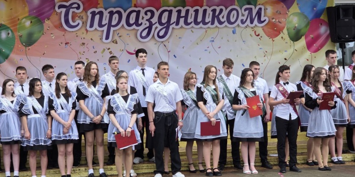 В школах Туапсинского округа прошли последние звонки