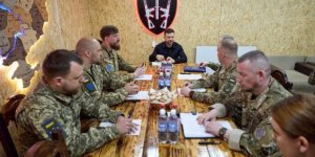 Зеленский приехал на фронт и сделал новое заявление о перемирии. Чего ждать от Киева на 9 Мая?