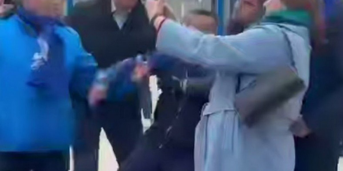 Нападение на губернатора Паслера в Екатеринбурге попало на видео (ВИДЕО)