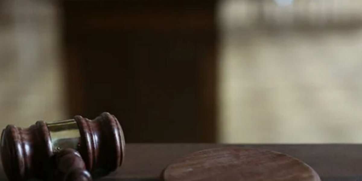 СК возбудил дело об экстремизме против 11 ярославцев, включая 7 школьников. Что произошло?