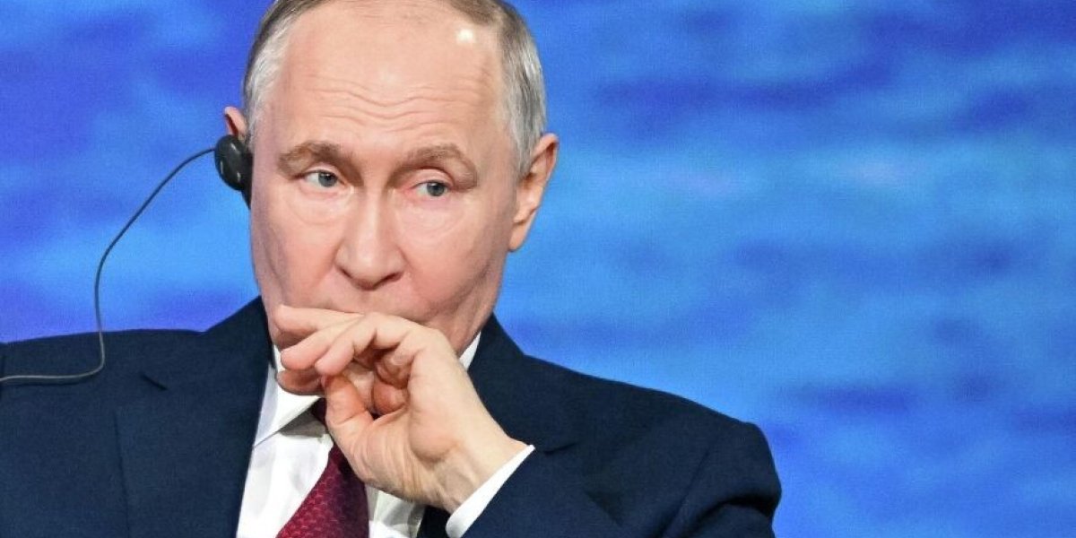 Зеленский раскрыл, что украл &laquo;со стола&raquo; у Путина &mdash; опубликованы &laquo;секретные&raquo; документы Кремля