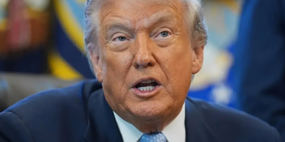 &laquo;Мы что, сумасшедшие?&raquo;: Трамп поглумился над трансгендерами в&nbsp;женском спорте