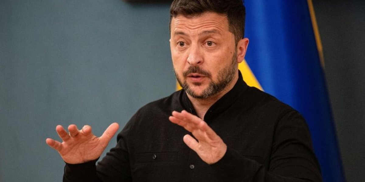 Фронт рушится, нужна новая война: как Зеленский, по мнению политолога, повторяет путь Гитлера и провоцирует Лукашенко