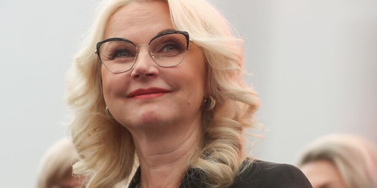 Доходы чиновников под запретом: сколько зарабатывал муж Голиковой до засекречивания деклараций?