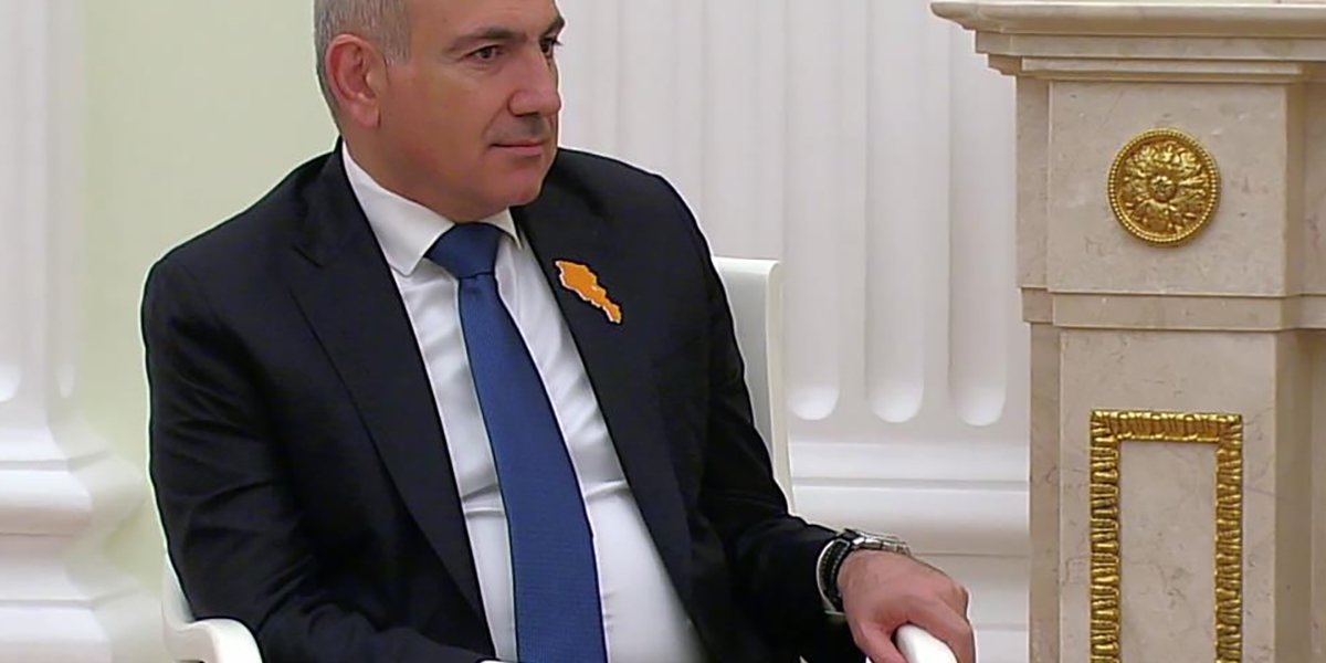 &laquo;Жидко наложил под себя&raquo;: Медведев обвинил Пашиняна в устранении конкурентов перед выборами